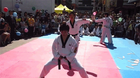 Acid GIFs, August 28 (25 gifs)
