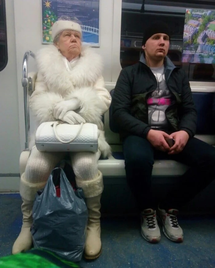 Strange People In The Subway (19 pics) Strange People In The Subway (19 pics)