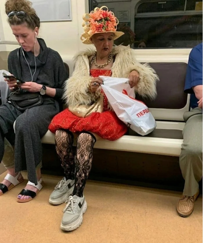 Strange People In The Subway (19 pics) Strange People In The Subway (19 pics)