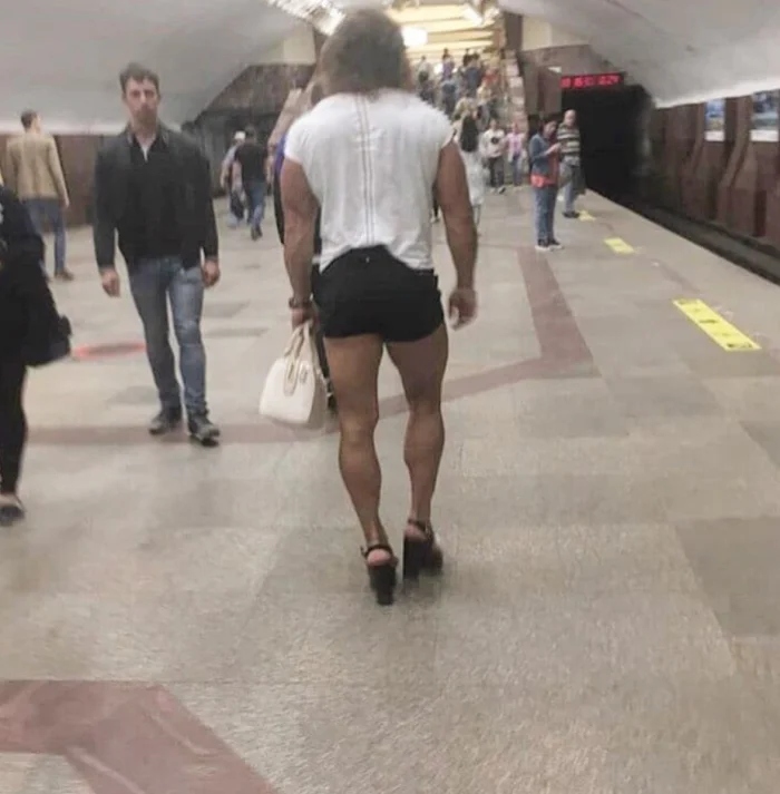 Strange People In The Subway (19 pics) Strange People In The Subway (19 pics)