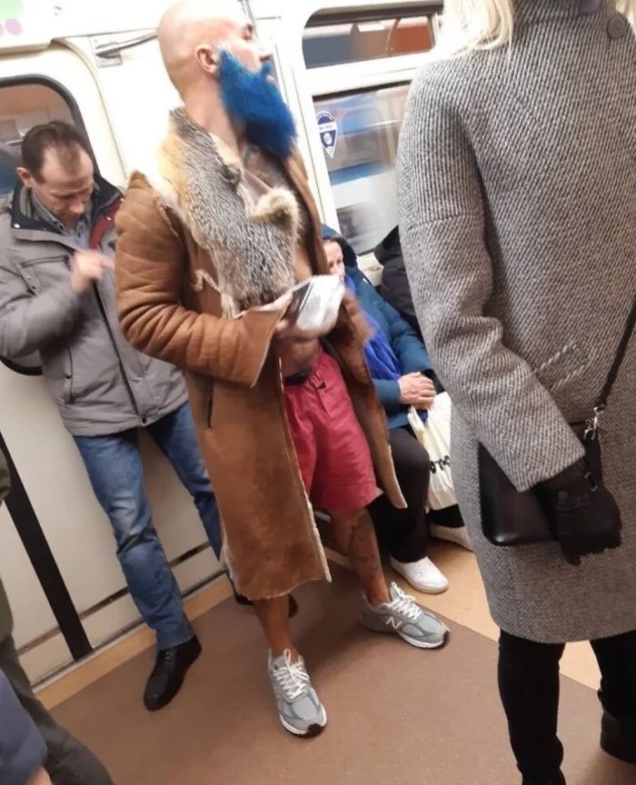 Strange People In The Subway (19 pics) Strange People In The Subway (19 pics)