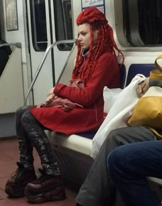 Strange People In The Subway (19 pics) Strange People In The Subway (19 pics)