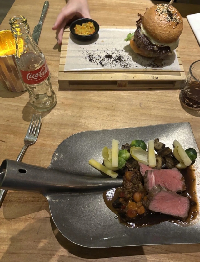 Crazy Food Serving (16 pics) Crazy Food Serving (16 pics)