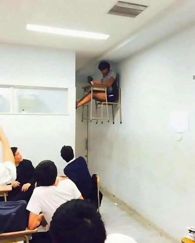 What Is Going On Here? (19 pics) What Is Going On Here? (19 pics)