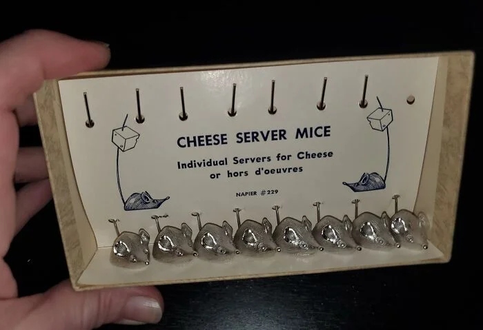Cool Finds In Thrift Shops (23 pics) Cool Finds In Thrift Shops (23 pics)