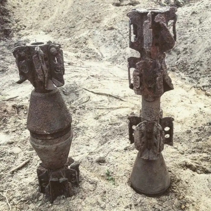 Unexpected Finds In The Woods (19 pics) Unexpected Finds In The Woods (19 pics)
