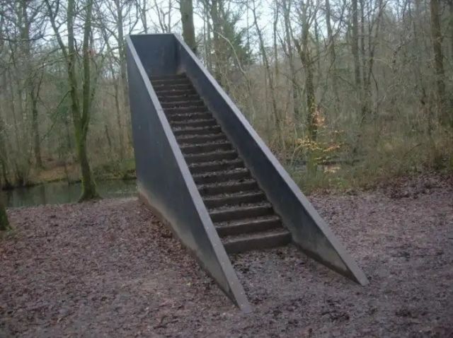 Unexpected Finds In The Woods (19 pics) Unexpected Finds In The Woods (19 pics)