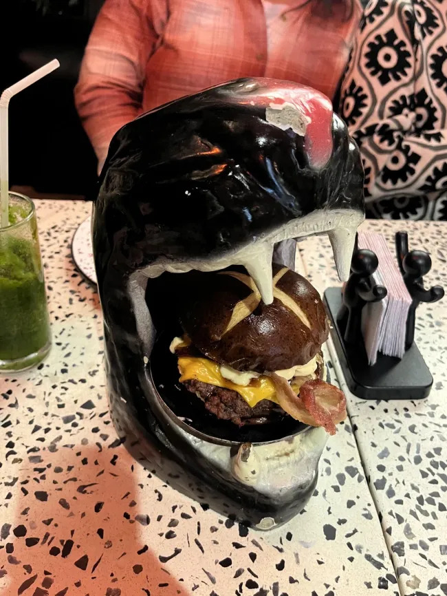 Crazy Food Serving (21 pics) Crazy Food Serving (21 pics)