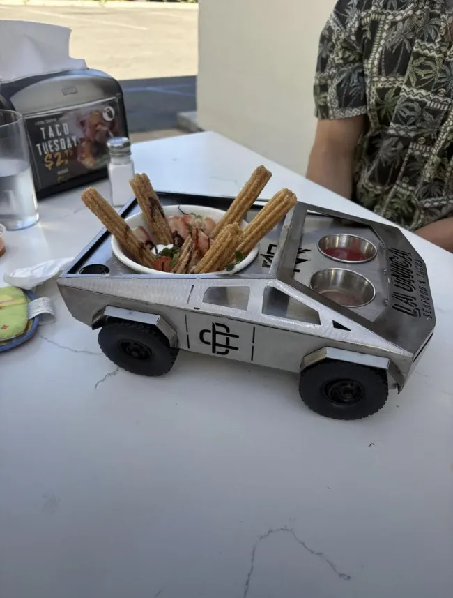 Crazy Food Serving (21 pics) Crazy Food Serving (21 pics)