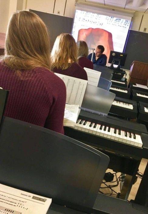 Glitches In The Matrix (18 pics)