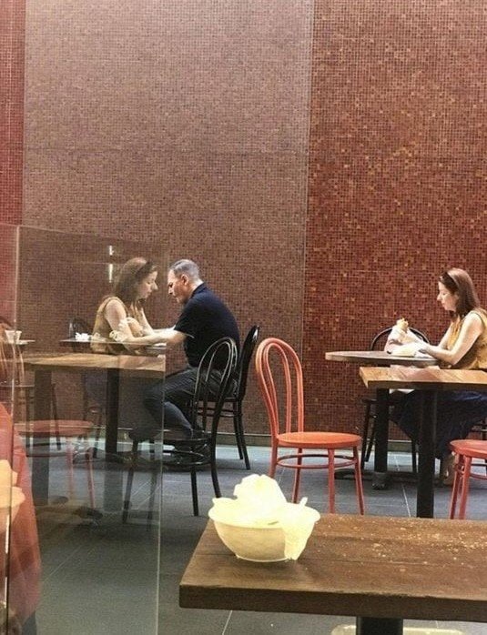 Glitches In The Matrix (18 pics)