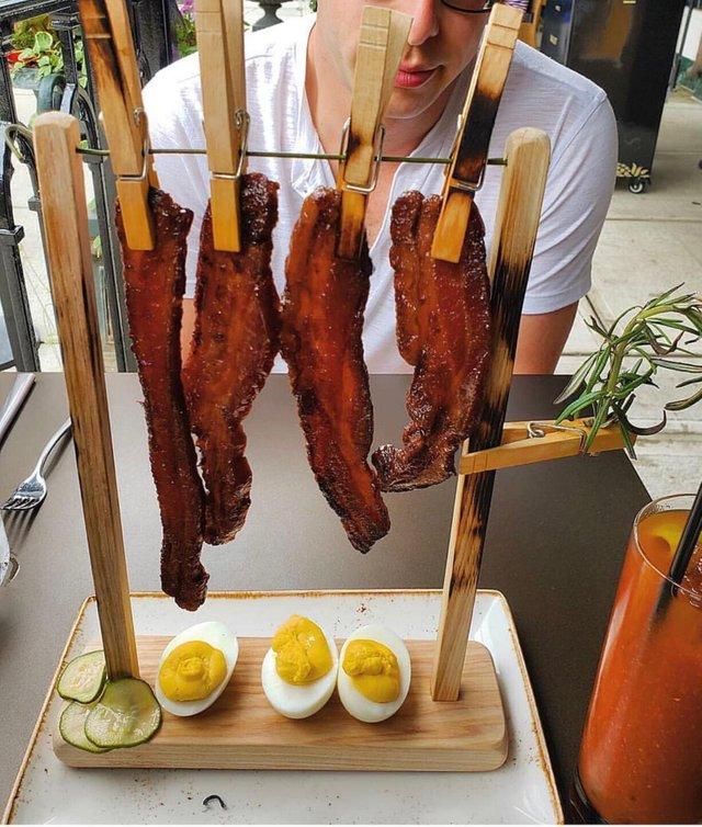 Crazy Food Serving (27 pics)