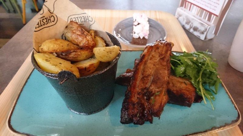Crazy Food Serving (27 pics)