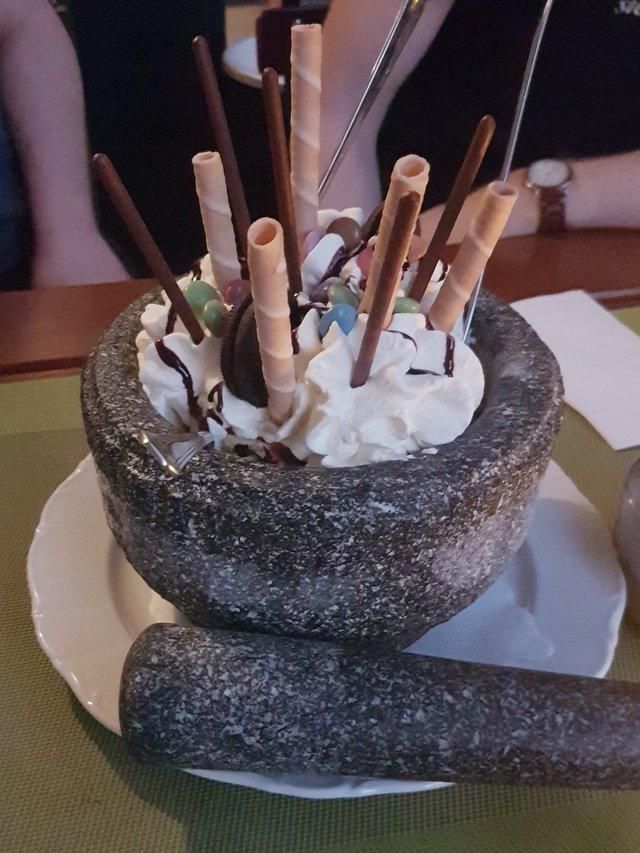 Crazy Food Serving (27 pics)