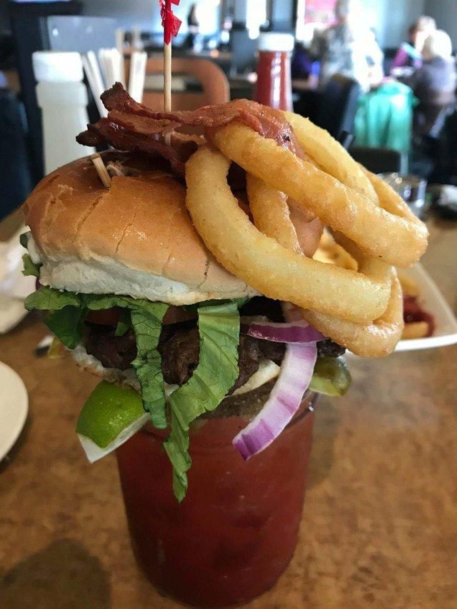 Crazy Food Serving (27 pics)