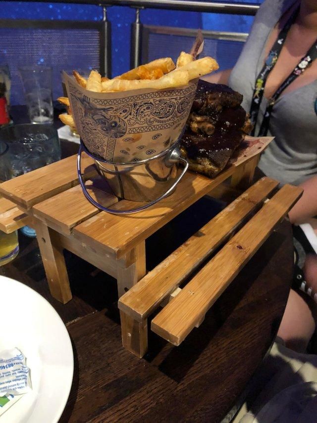 Crazy Food Serving (27 pics)