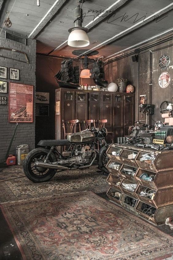 Cozy Men's Shelters (23 pics)