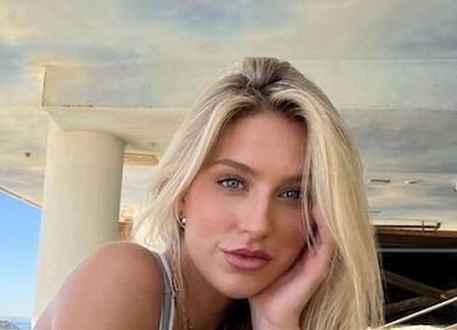 Beauty Girls (21 pics)