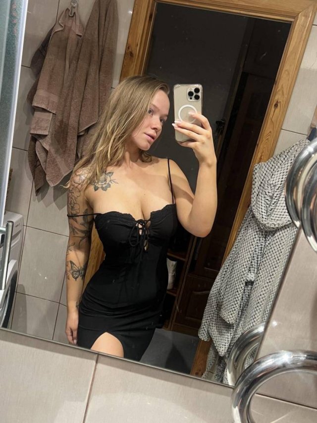 Tattooed Girls (21 pics)