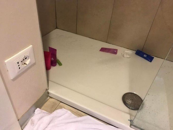 What Is Going On Here? (19 pics)