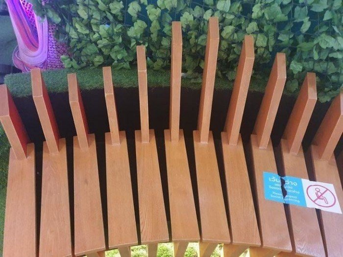 What Is Going On Here? (19 pics)
