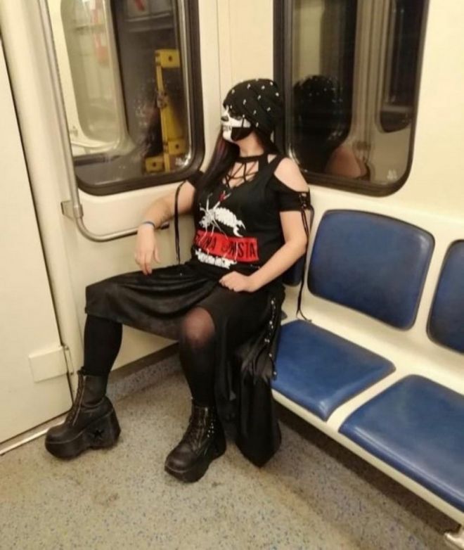 Strange People In The Subway (19 pics) Strange People In The Subway (19 pics)