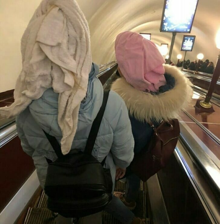Strange People In The Subway (19 pics)