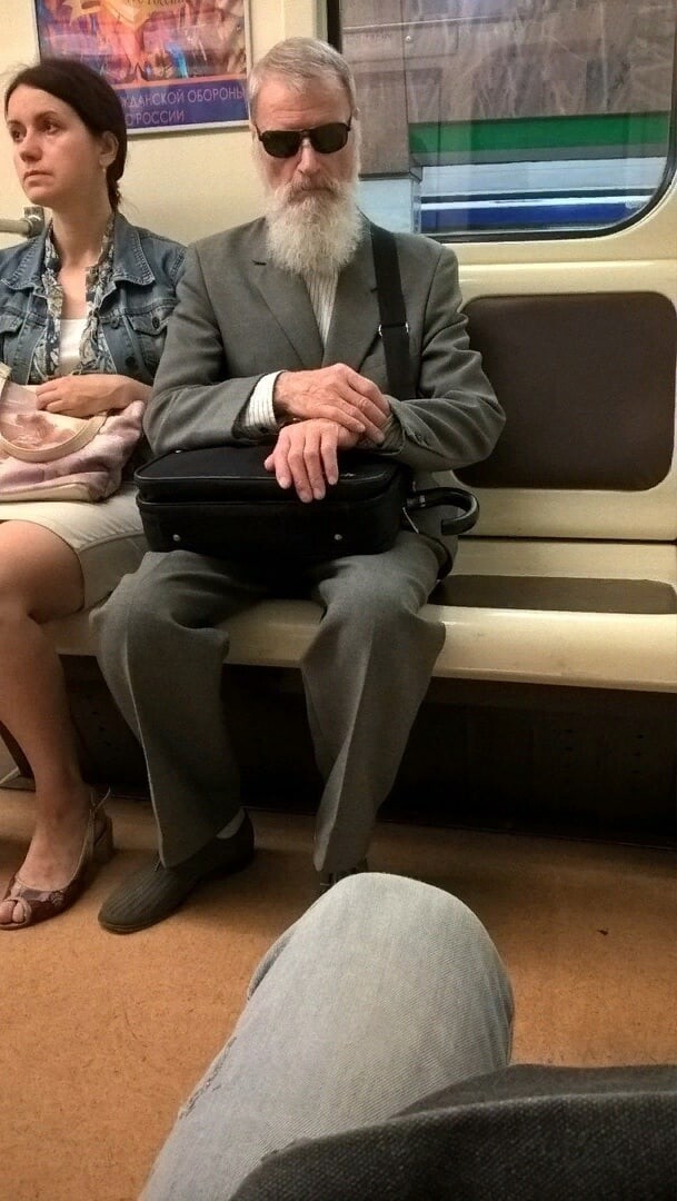 Strange People In The Subway (19 pics)