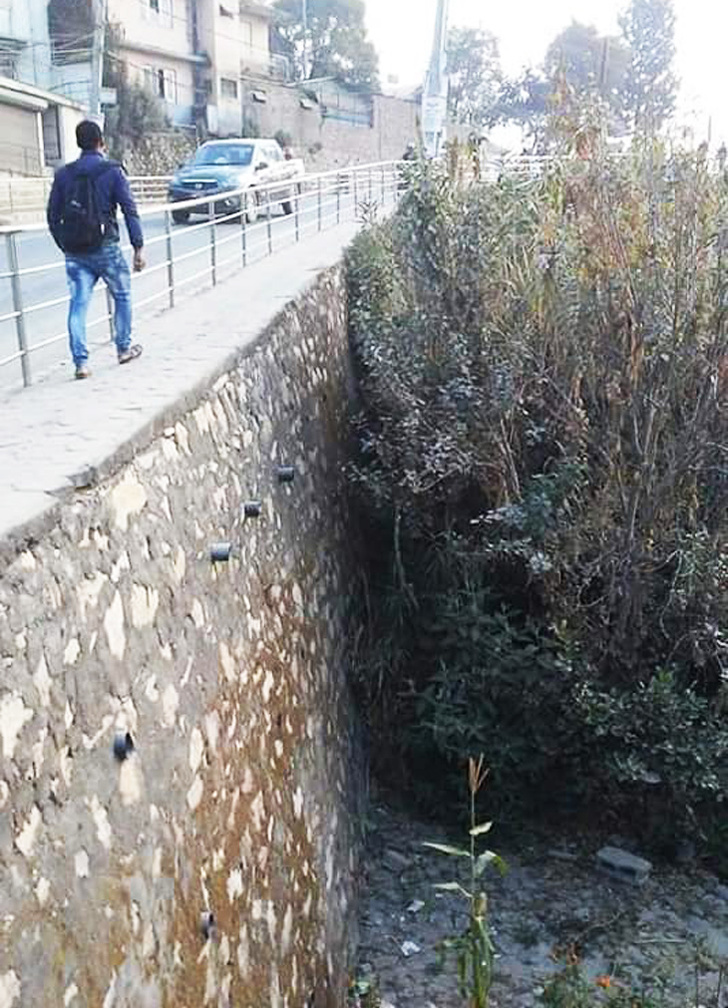 Odd Constructions (17 pics) Odd Constructions (17 pics)