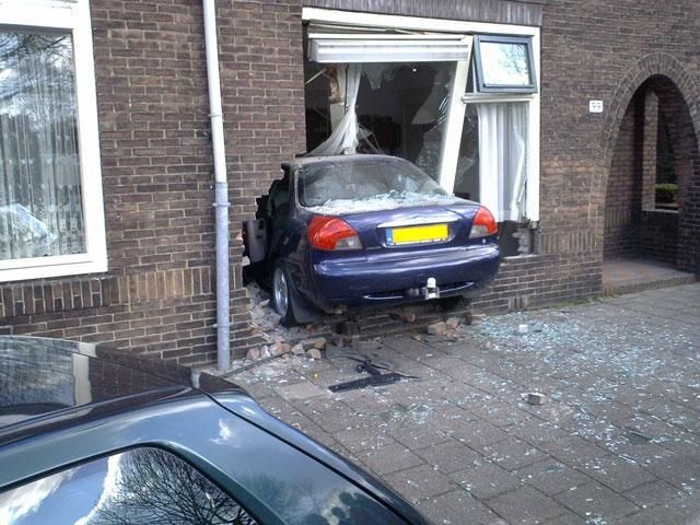 Epic Car Crashes (25 pics)