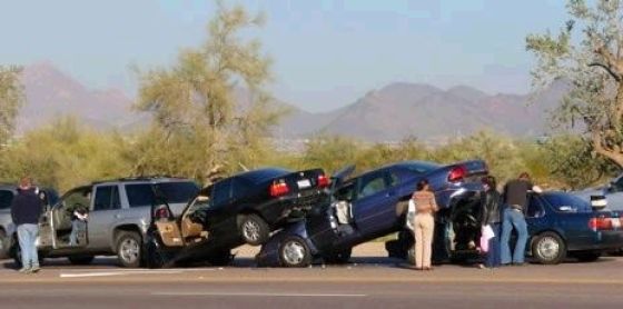 Epic Car Crashes (25 pics)