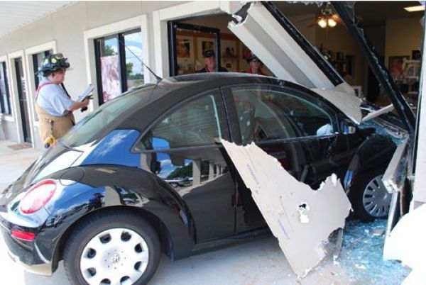 Epic Car Crashes (25 pics)
