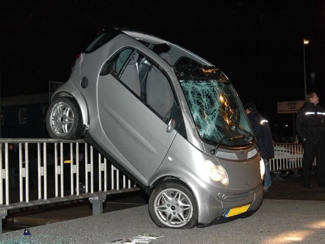Epic Car Crashes (25 pics)