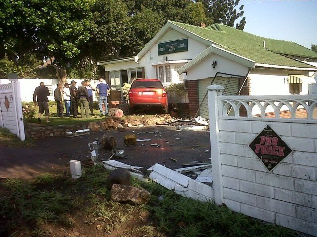 Epic Car Crashes (25 pics)