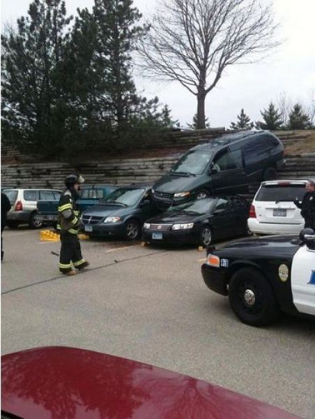 Epic Car Crashes (25 pics)