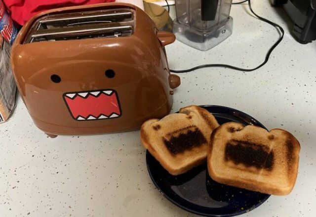Weird Finds In Thrift Shops (24 pics)