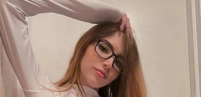 Girls In Glasses (21 pics)