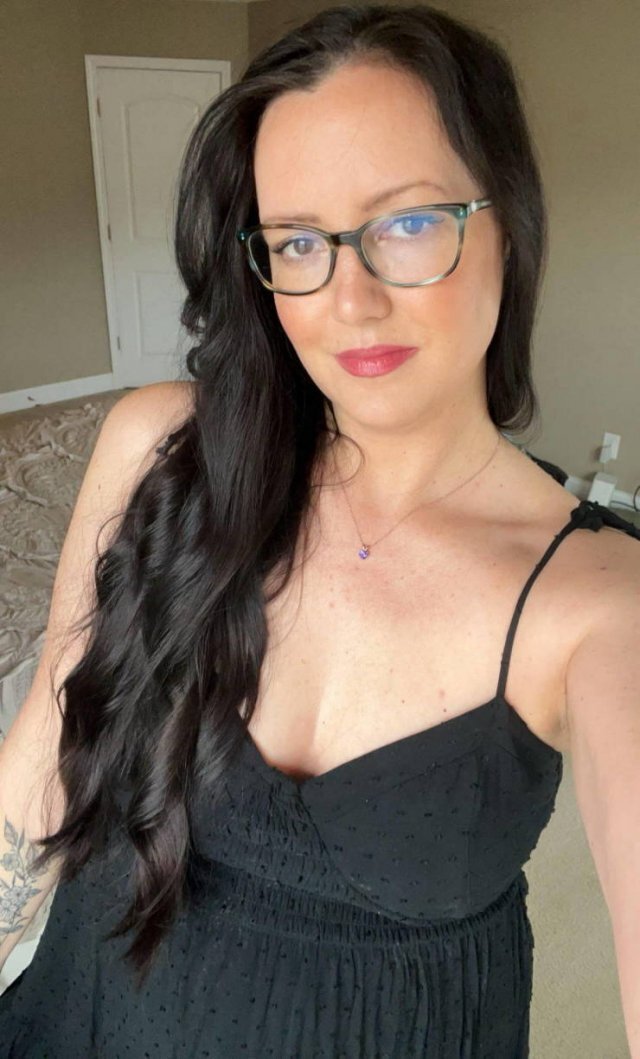 Girls In Glasses (21 pics)