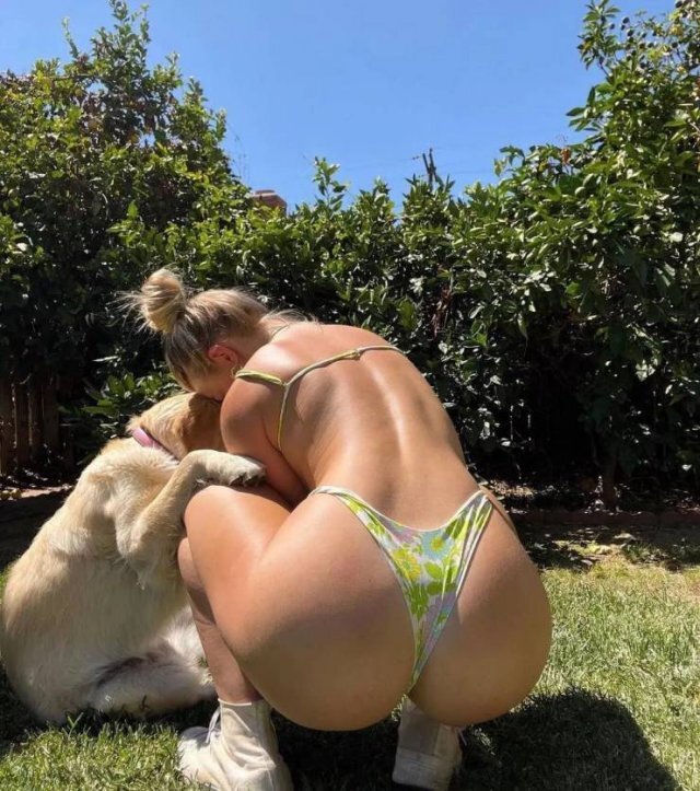 Rear View (21 pics)