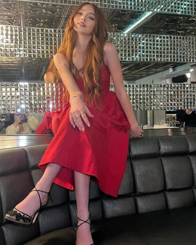 Redhead Girls (21 pics)