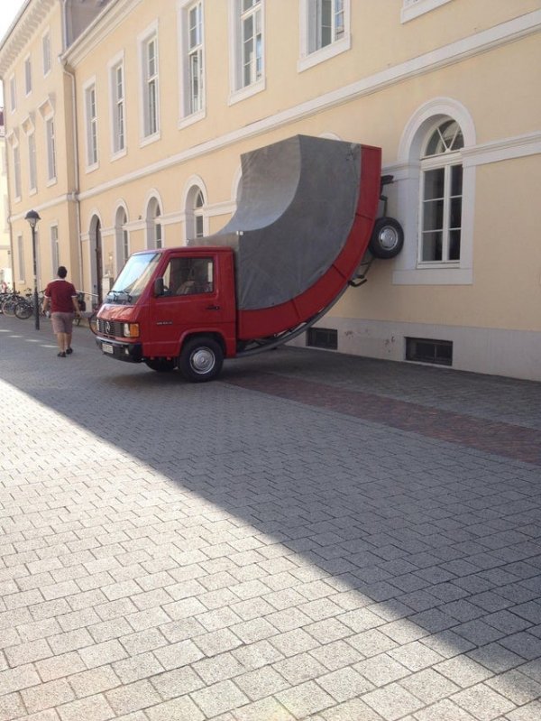 What Is Going On Here? (15 pics)