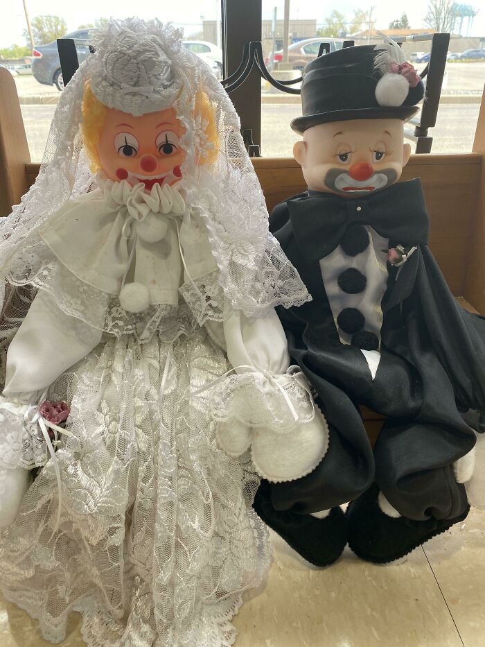Strange Finds In Thrift Shops (21 pics) Strange Finds In Thrift Shops (21 pics)