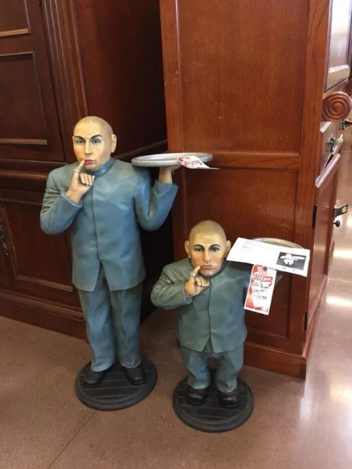 Strange Finds In Thrift Shops (21 pics) Strange Finds In Thrift Shops (21 pics)