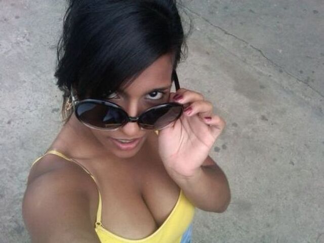 Busty Girls (21 pics) Busty Girls (21 pics)