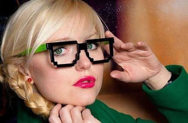 Girls In Glasses (21 pics) Girls In Glasses (21 pics)