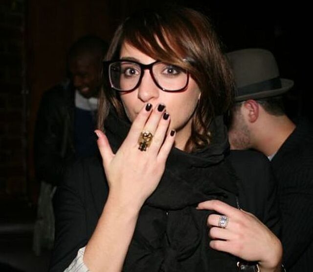 Girls In Glasses (21 pics) Girls In Glasses (21 pics)