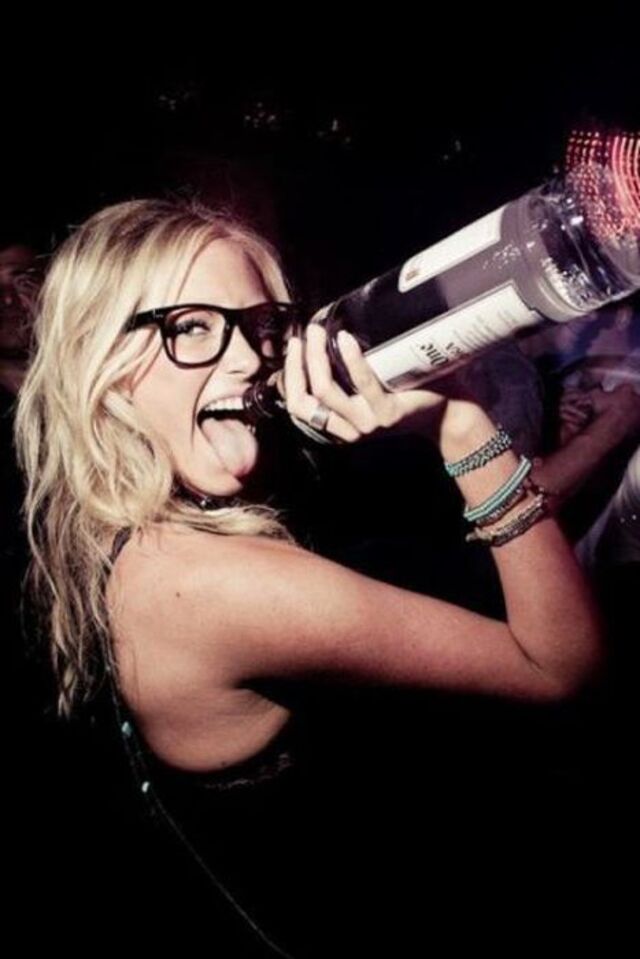 Girls In Glasses (21 pics) Girls In Glasses (21 pics)