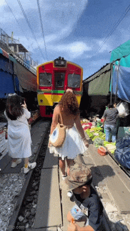 Acid GIFs, September 21 (25 gifs) Acid GIFs, September 21 (25 gifs)