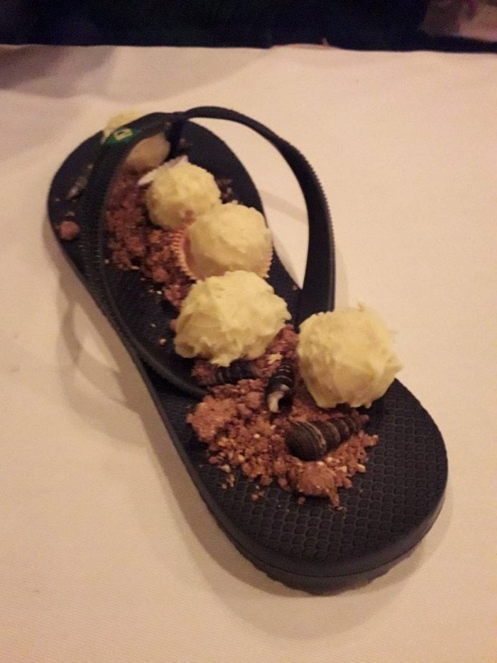 Crazy Food Serving (17 pics)