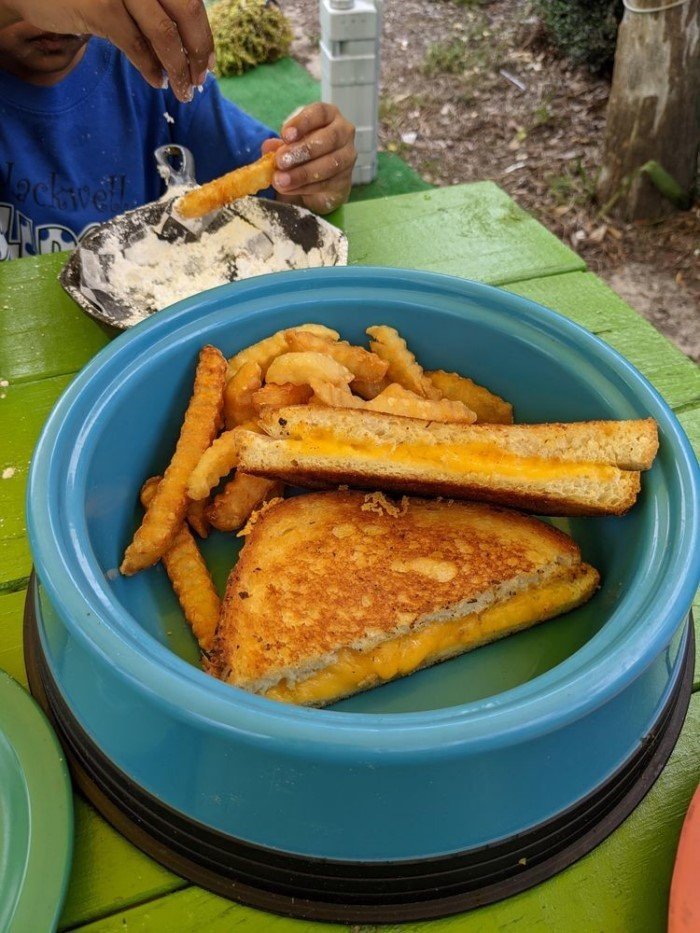 Crazy Food Serving (17 pics)